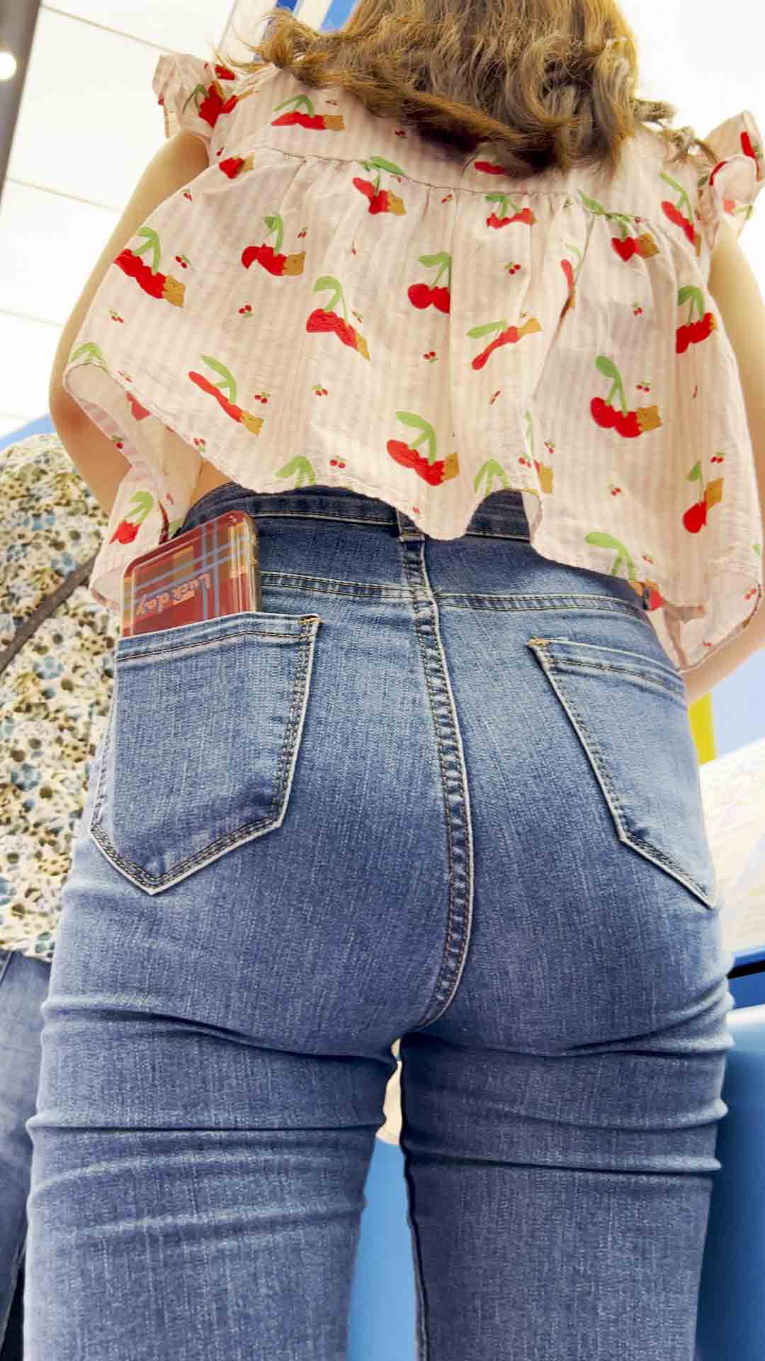 （积分3577）春节献礼超紧身宽大臀小姐姐特写