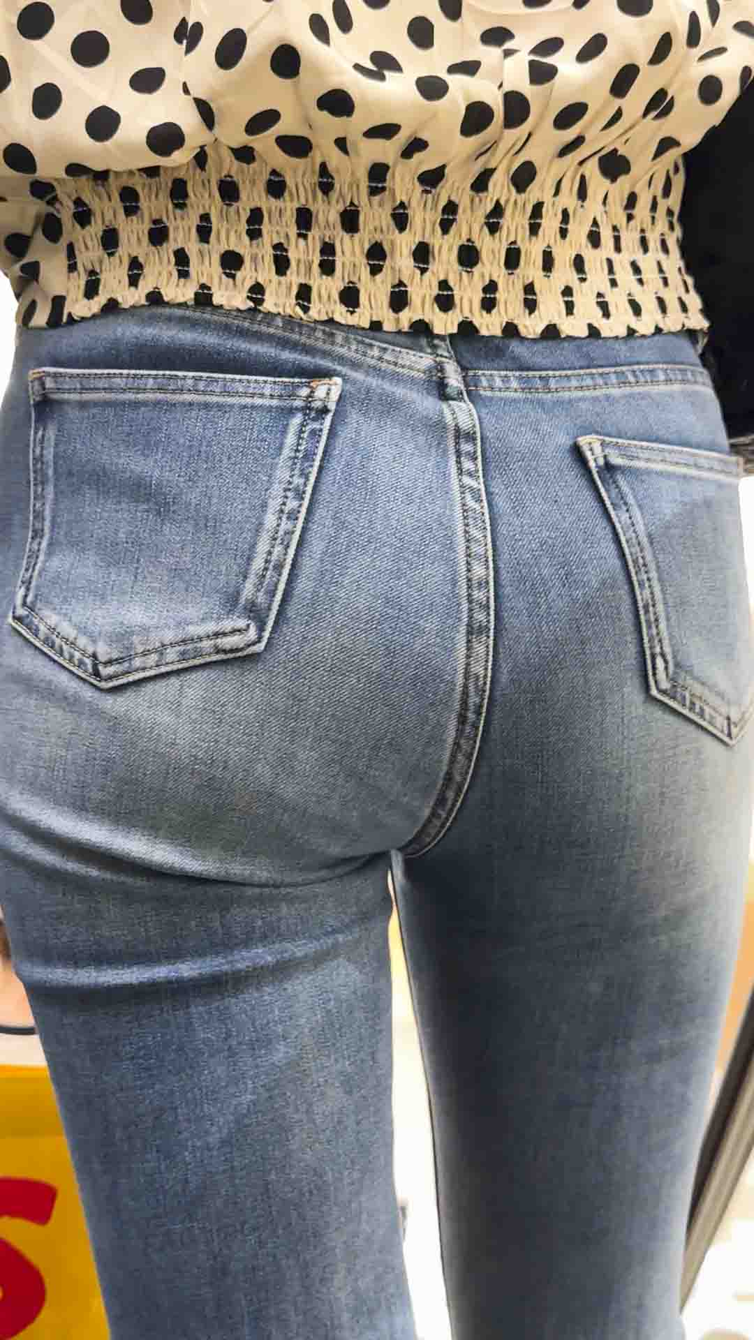 春节献礼紧身牛仔裤下的肉感天堂，勒痕直指核心