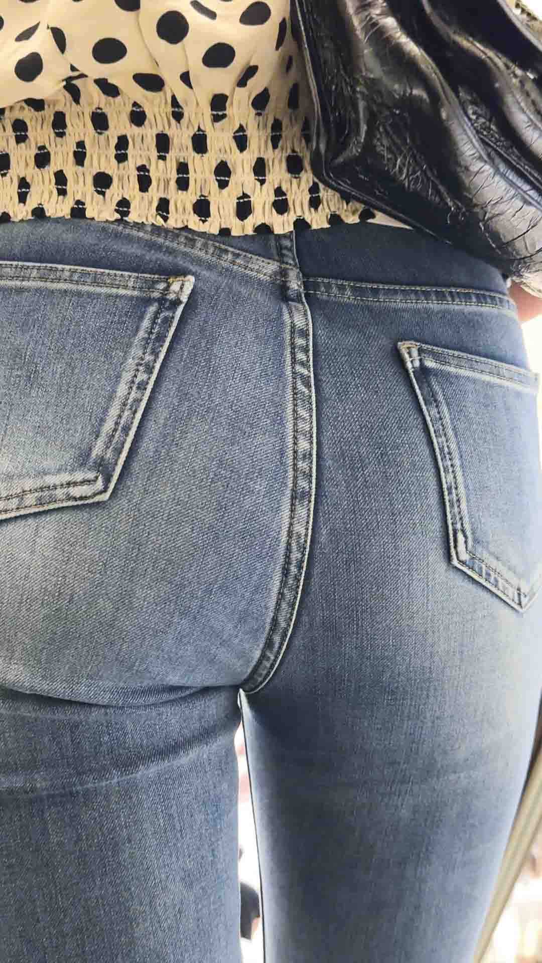 春节献礼紧身牛仔裤下的肉感天堂，勒痕直指核心