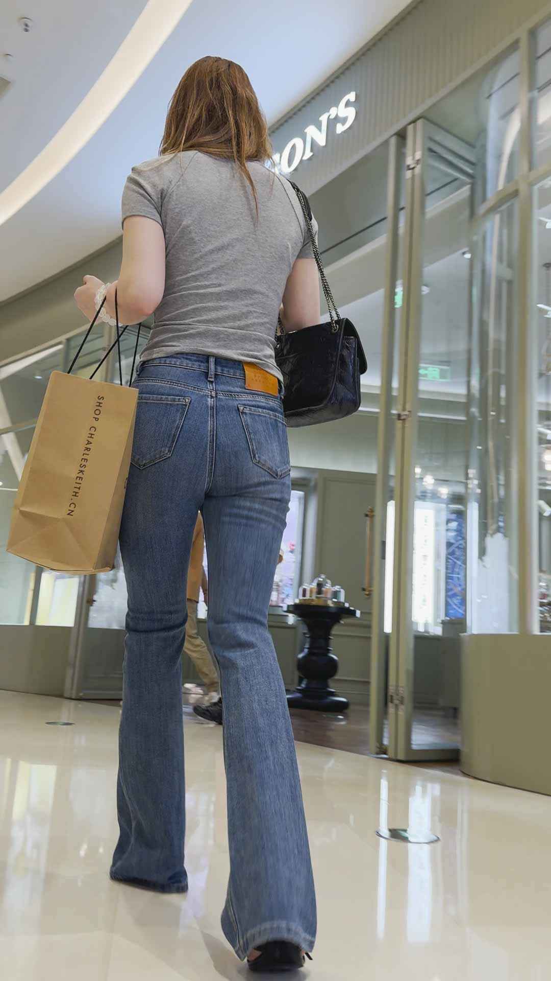 春节献礼极品长发小胸器美女小姐姐