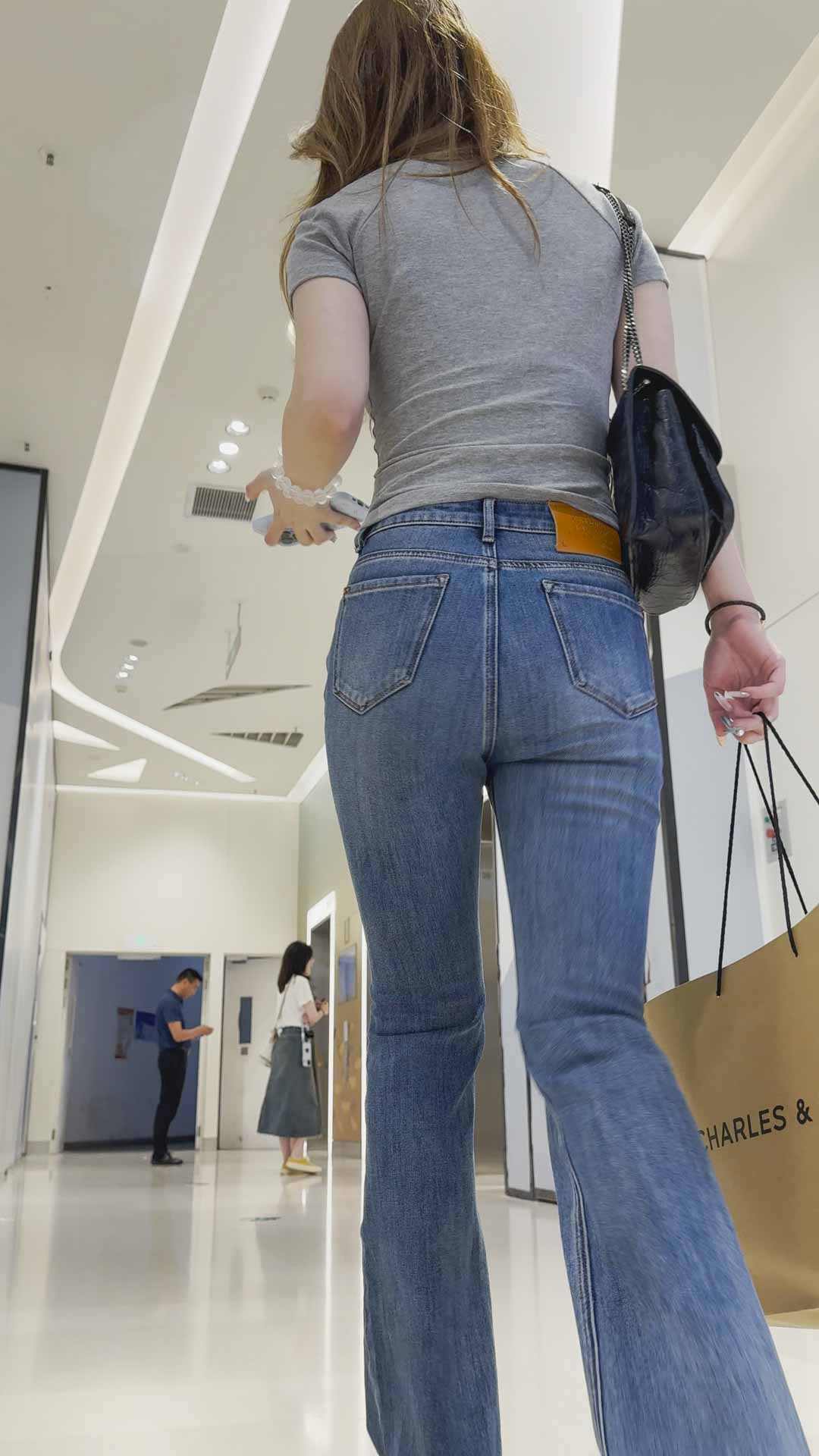 春节献礼极品长发小胸器美女小姐姐