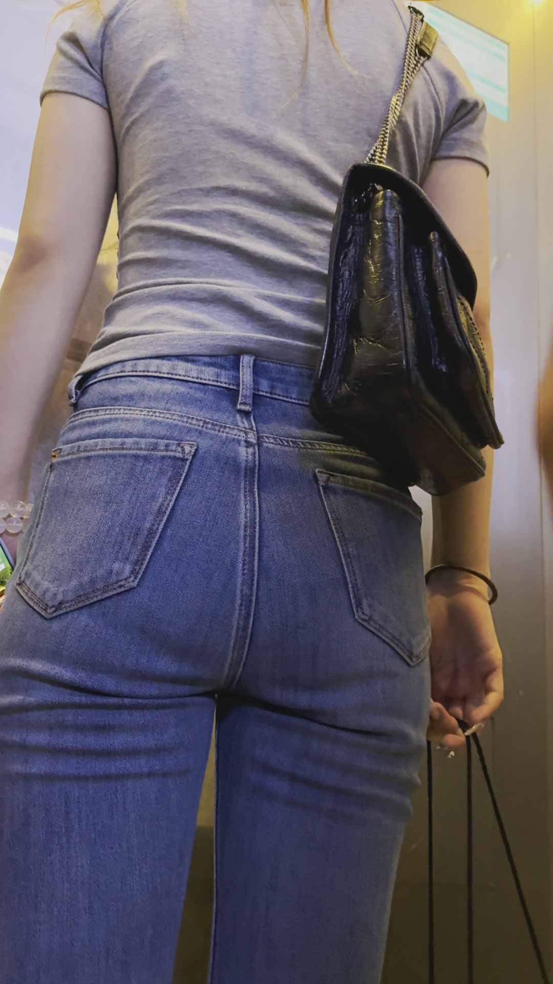 春节献礼极品长发小胸器美女小姐姐