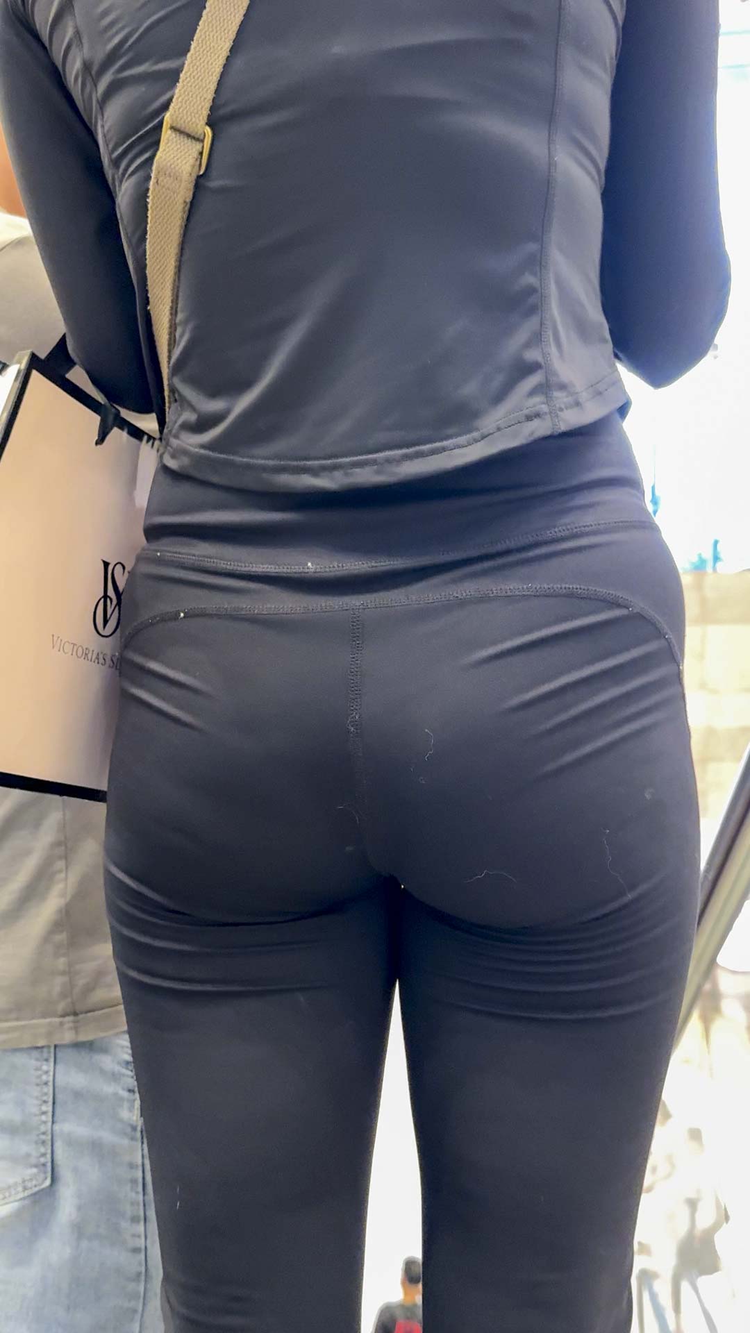 细腰大宽臀黑裤重口味小姐姐