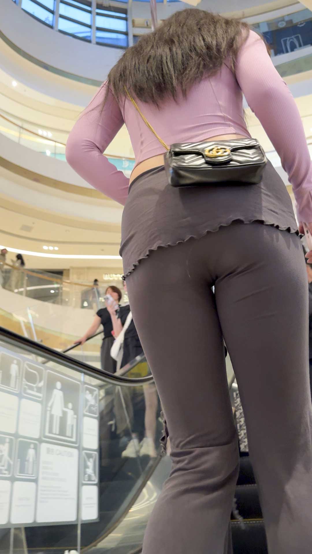 包臀瑜伽丰臀熟女