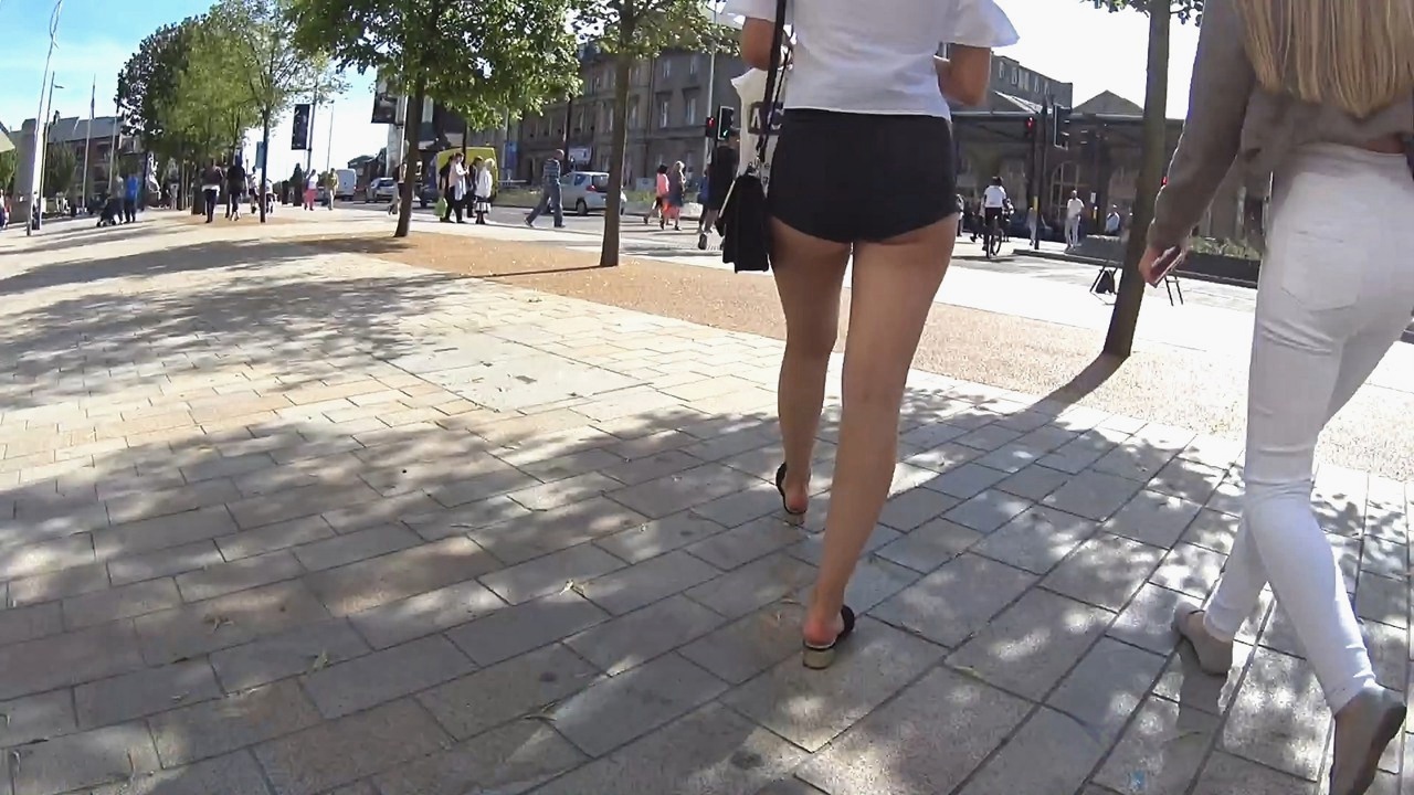 黑色牛仔热裤和白色紧身牛仔裤圆臀洋妞[296M/M2TS]