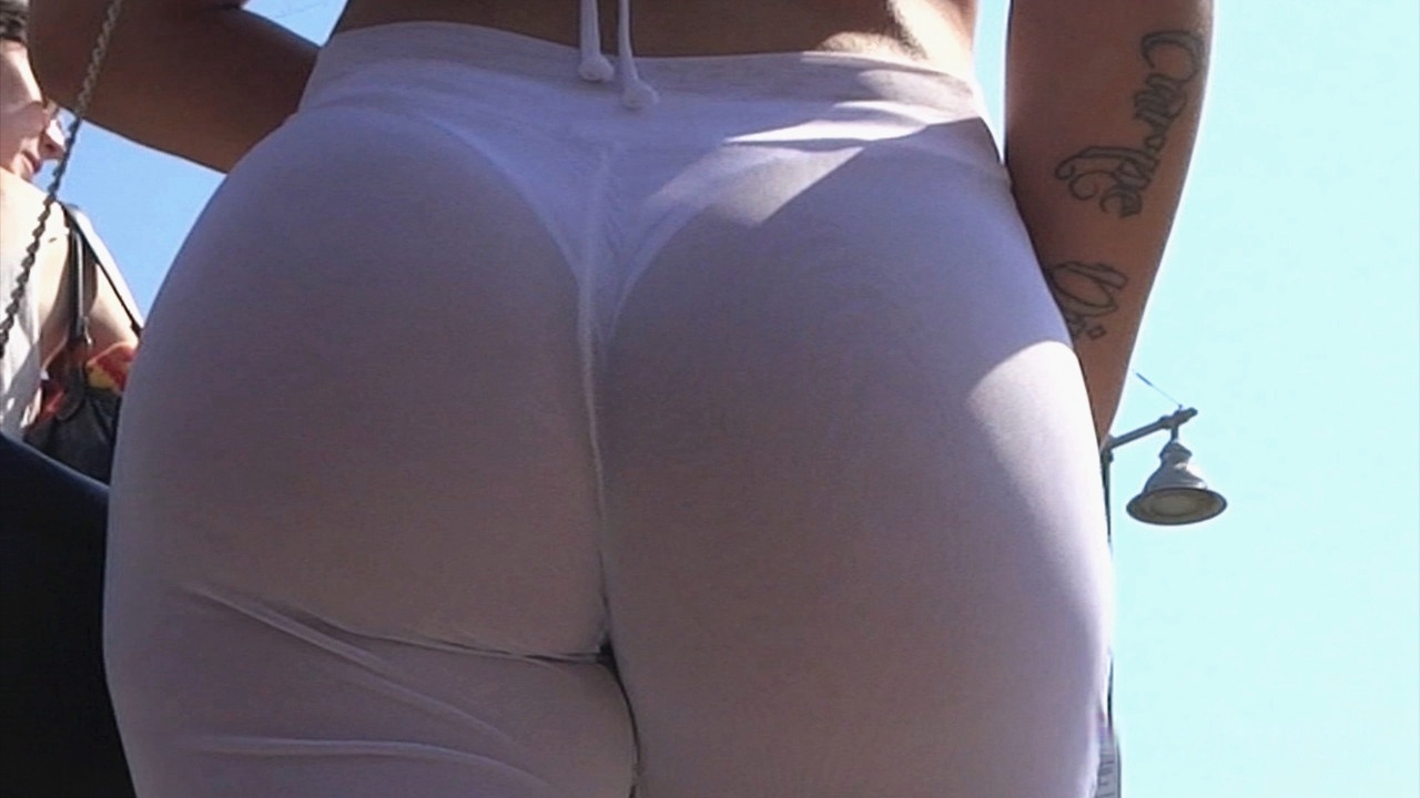 白色透明紧身裤长发性感饱满圆润翘臀洋妞[2.09G/MOV]