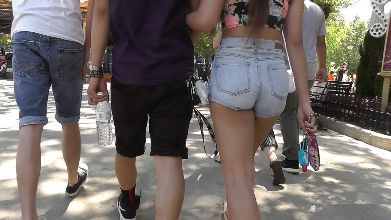 丰满翘臀洋妞前路饱满三角区[137M/AVI]