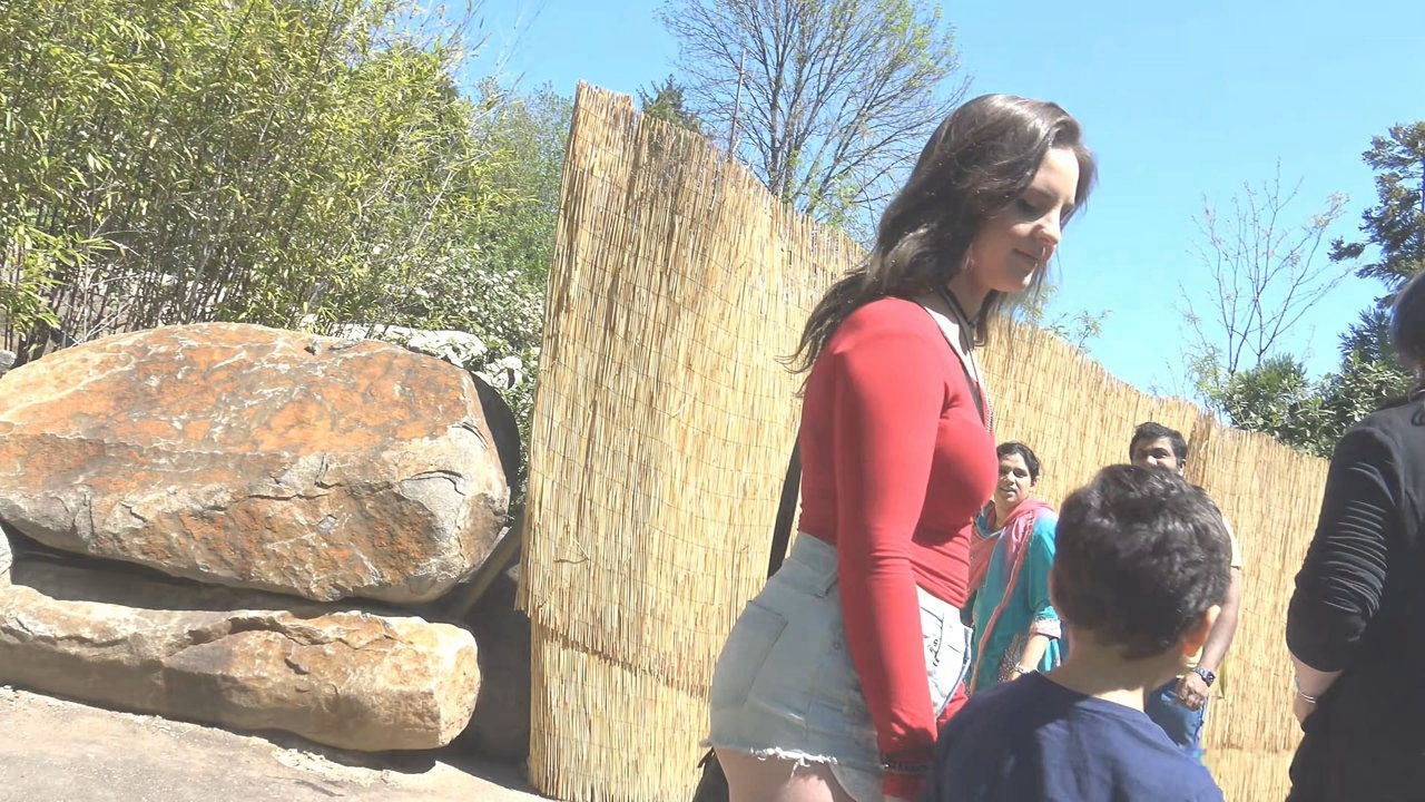 4K高清牛仔短裤饱满丰臀风韵洋妞[1.14G/MP4]