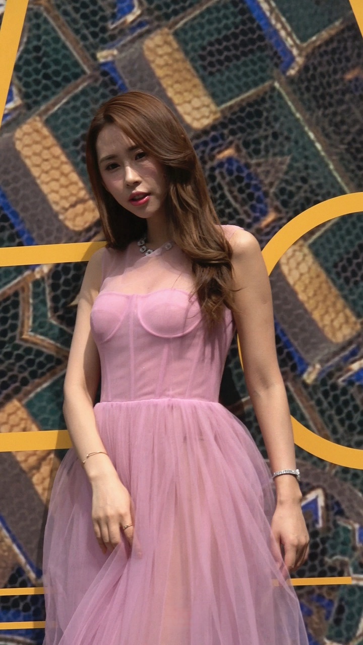 4K-商场拍摄两个紧身包臀裙MT圆臀漂亮美眉M003[485M]