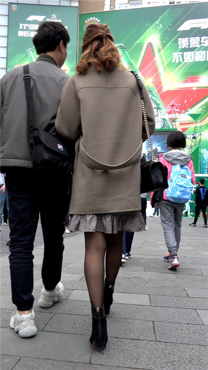 4K-短裙长腿街拍高跟美女DJ448[1.64G]