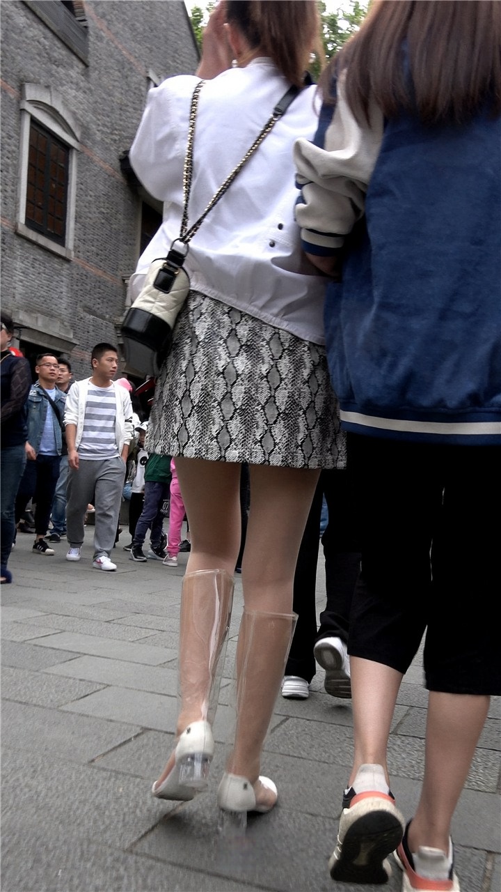 4K-豹纹裙长腿长靴街拍美女DJ457[988M]