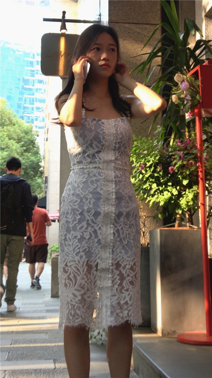 4K-性感包屯紧身长裙街拍高跟美女DJ645[700M]