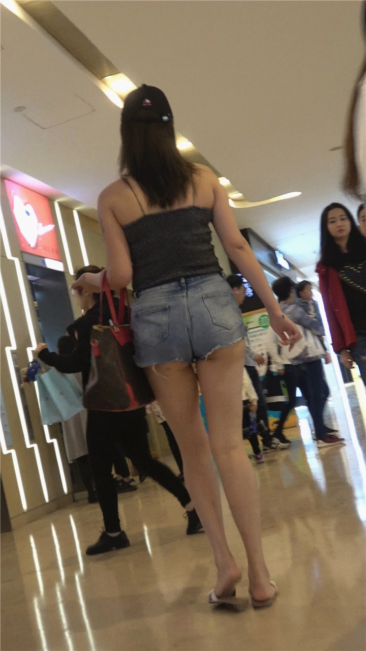 4K-蓝色牛仔热裤极品长腿饱满圆润翘屯美女[761M]