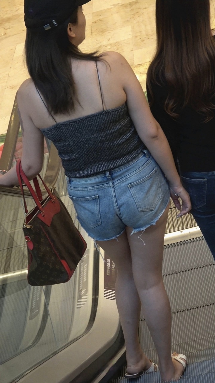 4K-蓝色牛仔热裤极品长腿饱满圆润翘屯美女[761M]