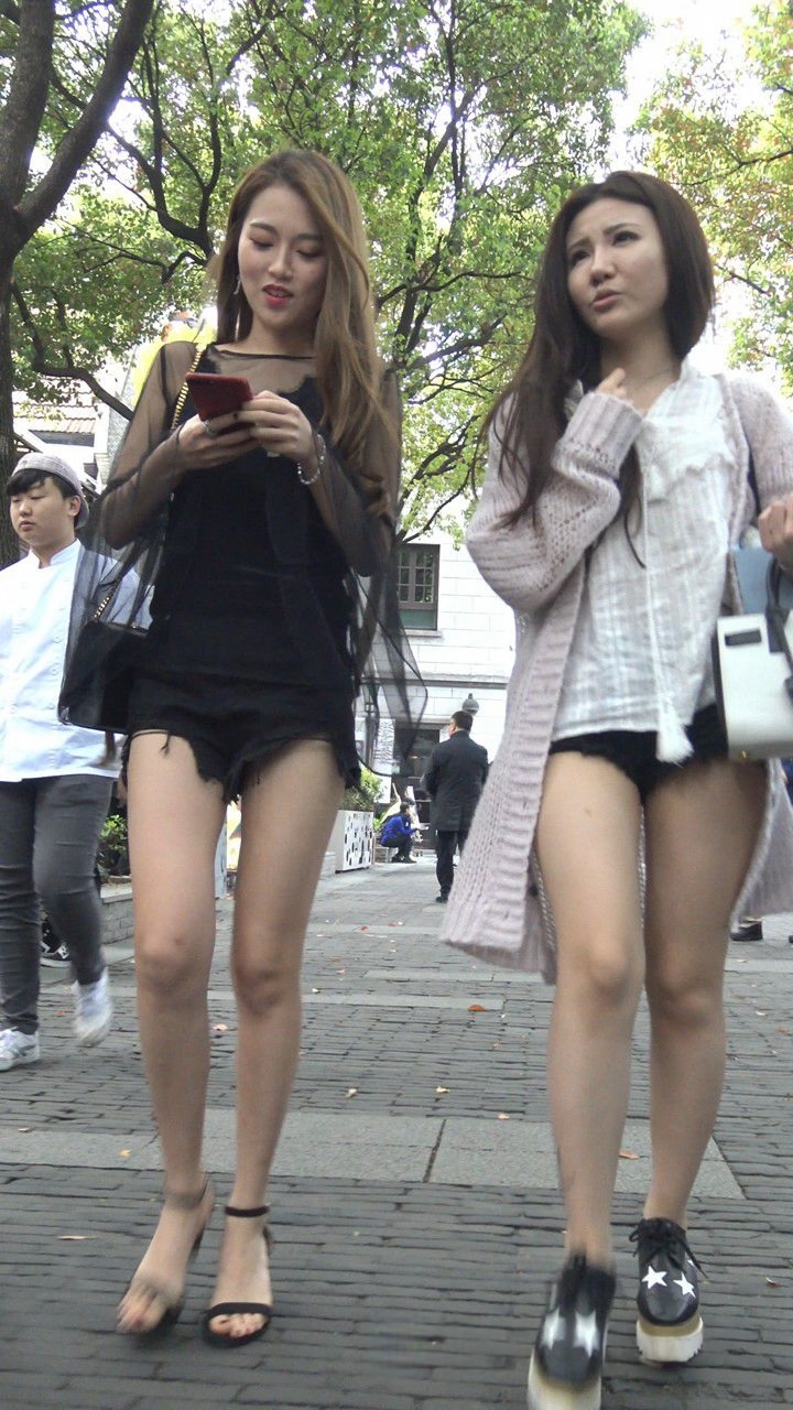 4K-性感热裤长腿街拍高跟美女 [1.08G]