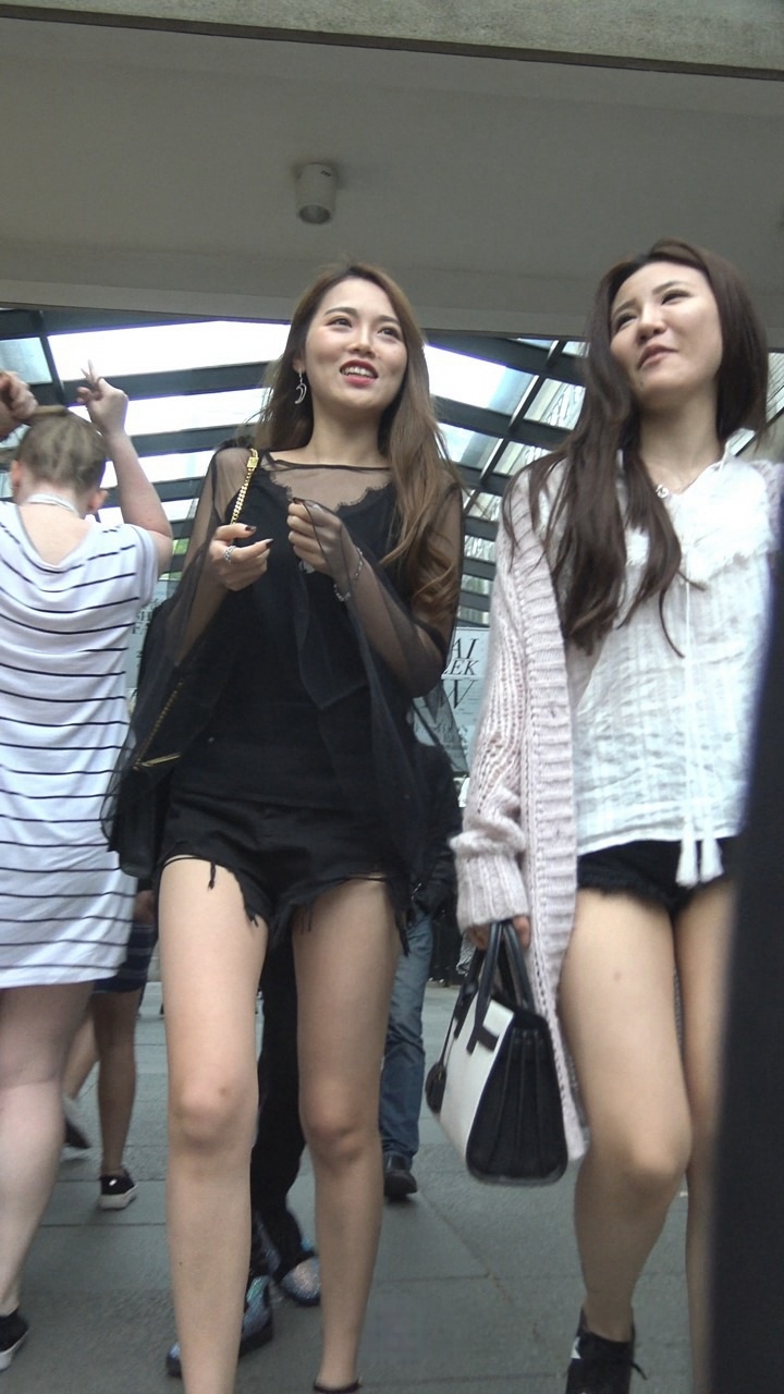 4K-性感热裤长腿街拍高跟美女 [1.08G]