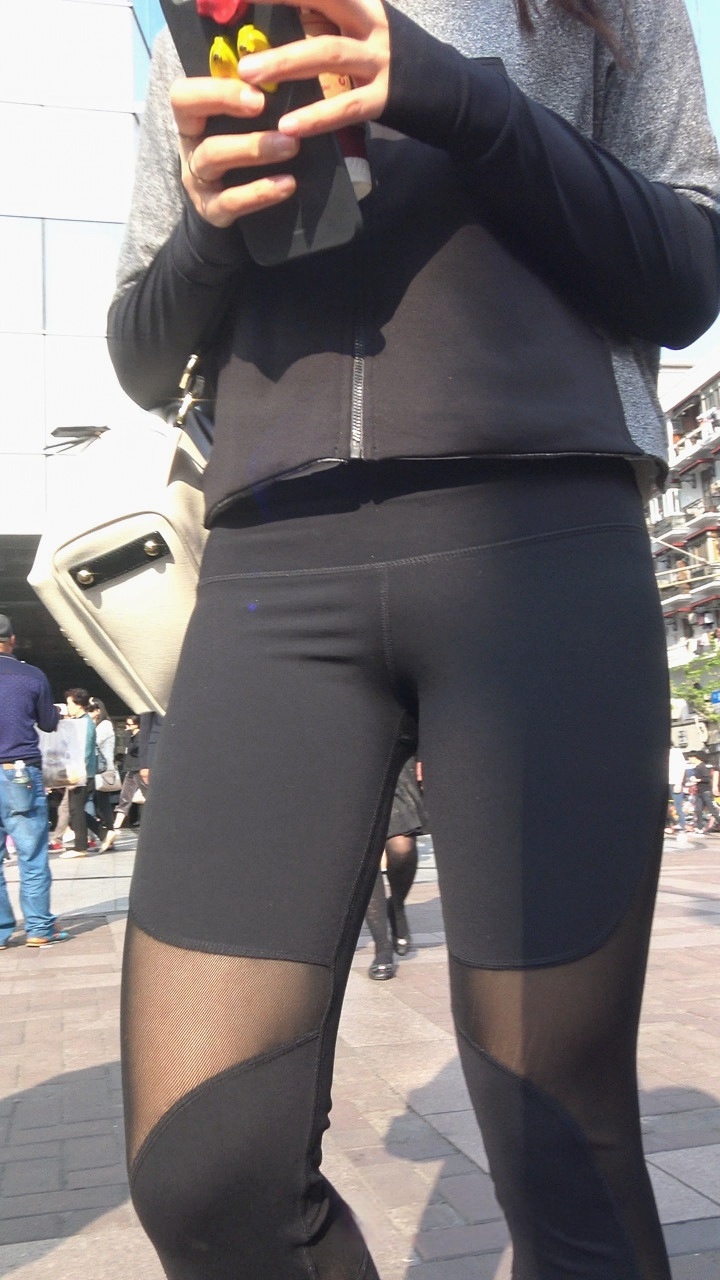 4K-黑色瑜伽裤极品前三角美女坐地铁第1季T034[985M]