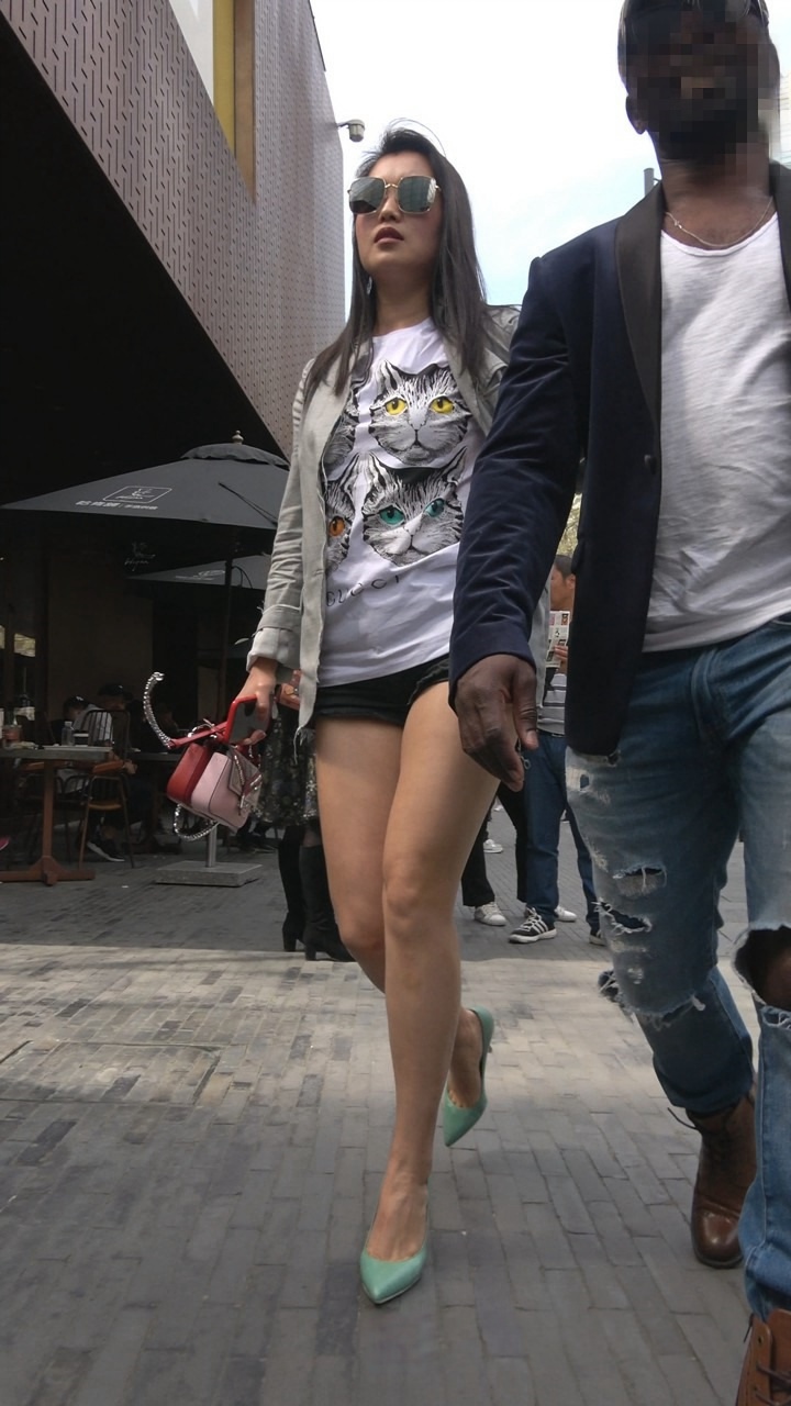 4K-性感黑热裤长腿街拍高跟美女DJ799[1.23G]