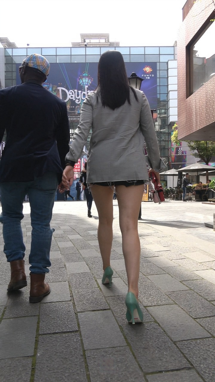 4K-性感黑热裤长腿街拍高跟美女DJ799[1.23G]