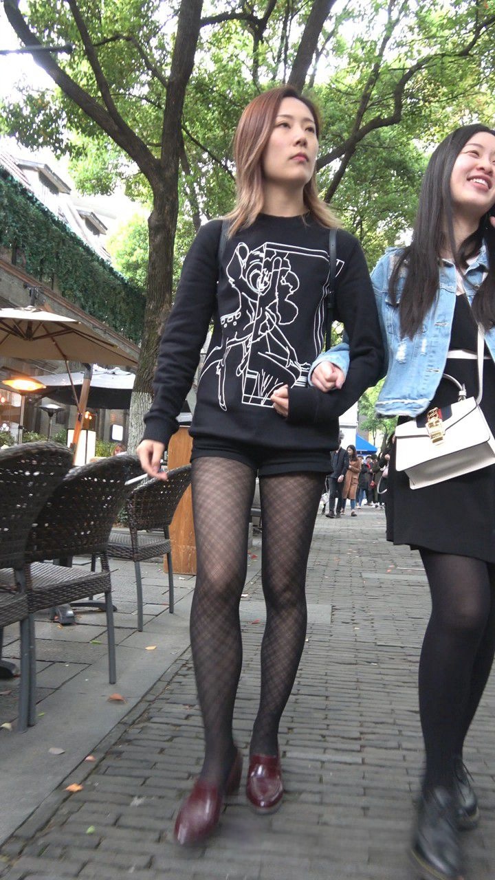 4K-性感街拍热裤花纹丝袜美女DJ801[2.67G]