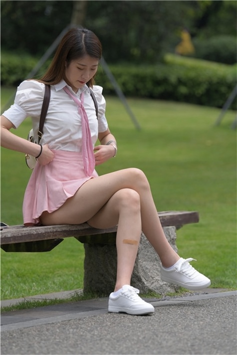 （套图）粉色短裙美眉 (723P)[14.81G/JPG]