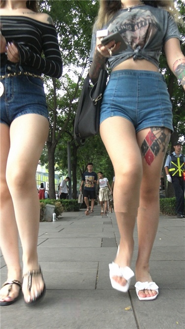 4K超清视频！烈焰双臀[MP4/2.44GB]