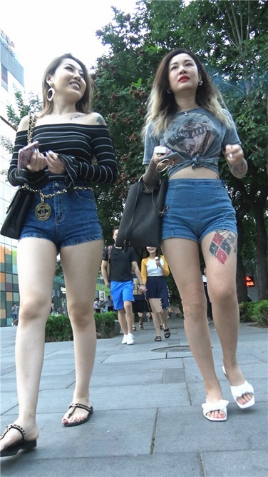 4K超清视频！烈焰双臀[MP4/2.44GB]