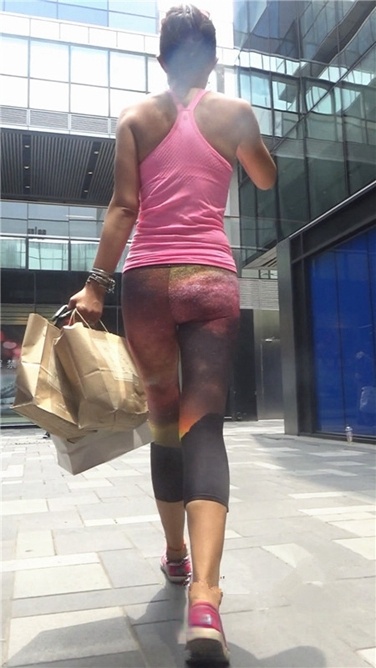 动感十足的紧身健美裤shaofu（被发现了）[MP4/498MB]