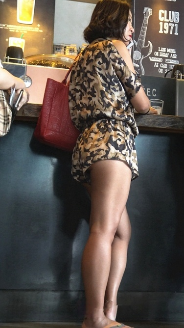 4K超清！熟女~豹纹热裤韵味熟女[MP4/3GB]