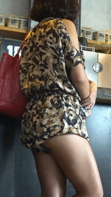 4K超清！熟女~豹纹热裤韵味熟女[MP4/3GB]