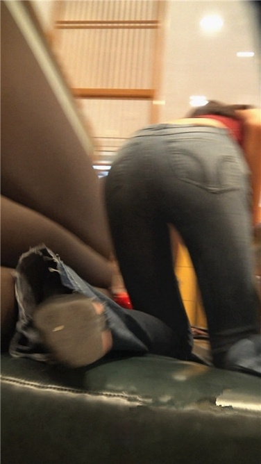 4K超清！极品喇叭紧牛路脐长发大美女[MP4/4GB]