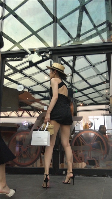 4K超清视频！性感高跟美女玉腿，笔直修长，**你的心脏