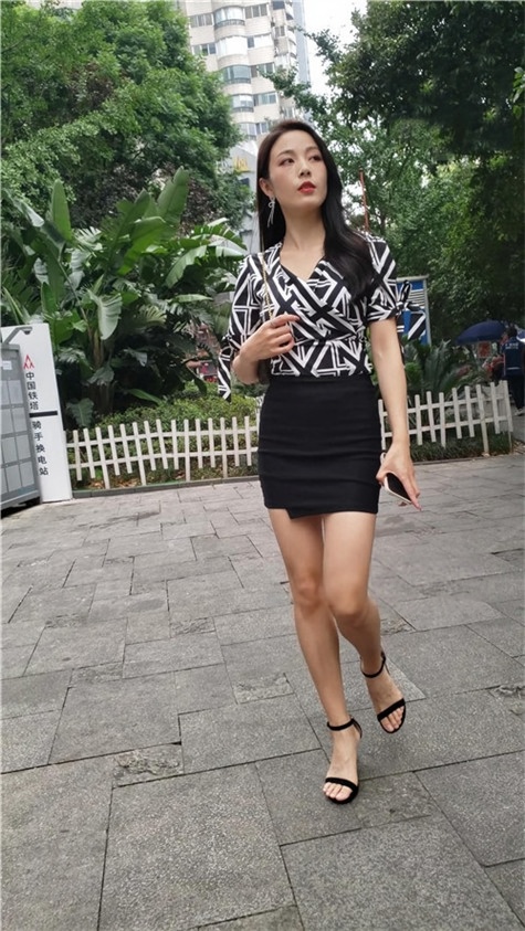 （视频）不要再说 [13.35G/MP4]+（套图）不要再说 (855P)[10.37G/JPG]