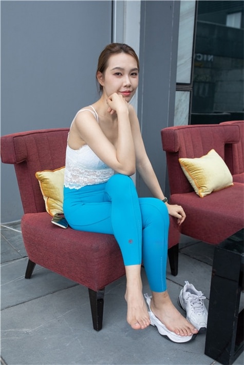 （套图一）心爱的蓝色瑜伽裤女孩 (558P)[7.26G/JPG]