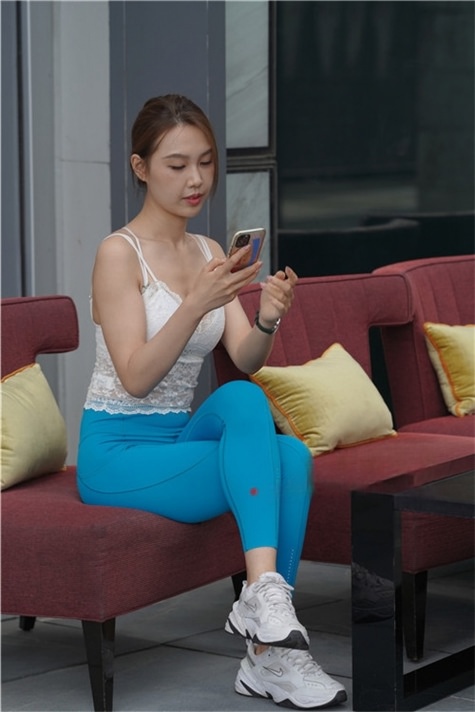 （套图二）心爱的蓝色瑜伽裤女孩 (727P)[10G/JPG]