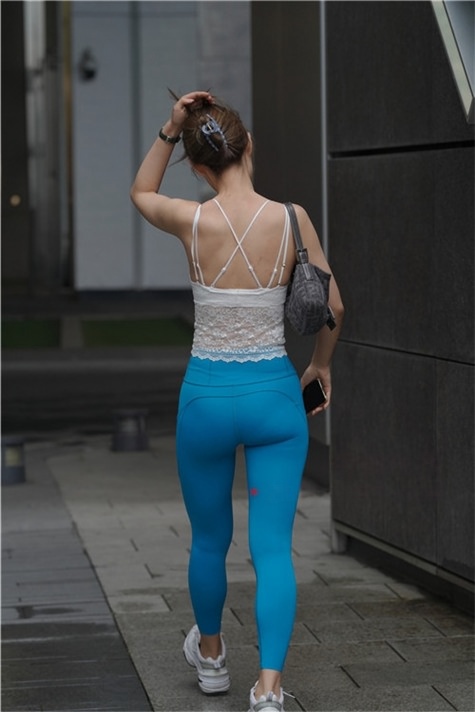 （套图二）心爱的蓝色瑜伽裤女孩 (727P)[10G/JPG]