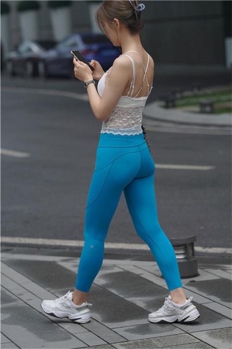 （套图二）心爱的蓝色瑜伽裤女孩 (727P)[10G/JPG]