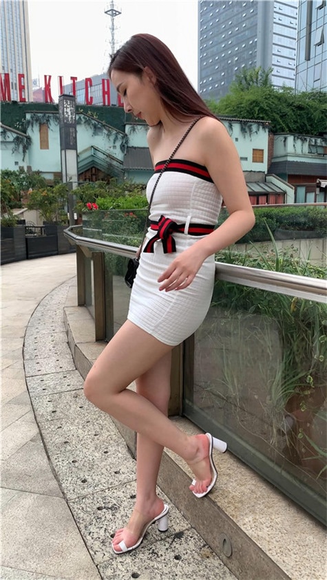 （视频）抹胸白裙 [8.16G/MP4]