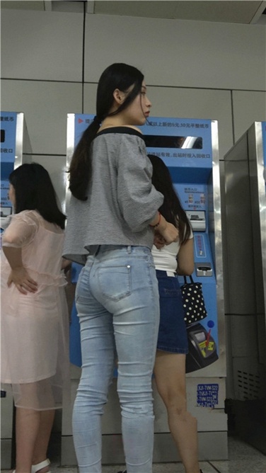 4K高清视频！清秀的极品高跟紧牛宽臀美女[MP4/2GB]