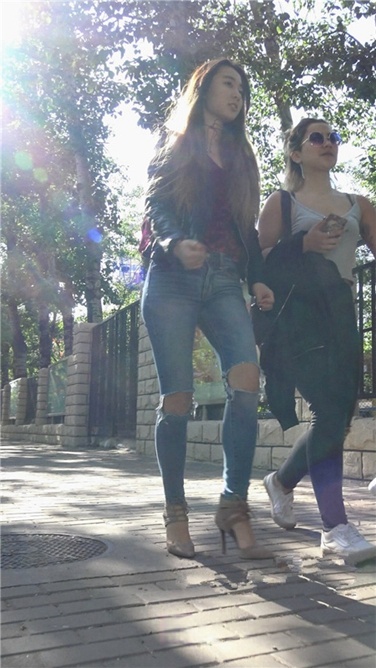 4K超清视频！极品高跟紧牛大翘臀长发美眉[MP4/2GB]