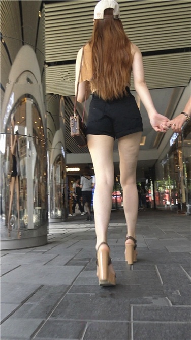 4K超清视频！极品高跟黑热裤大长腿美女！[MP4/2GB]