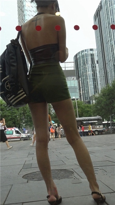 4K超清！阴雨蒙蒙中两个极品MT美女[MP4/1GB]