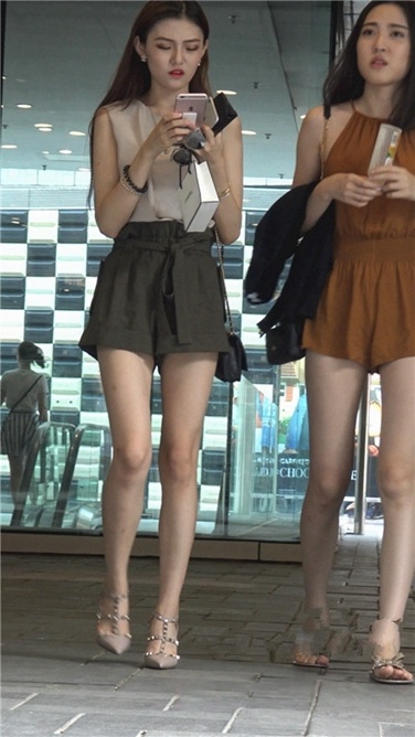 4K超清！两个极品高跟MT美女[MP4/2GB]