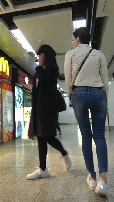 4K高清视频！修长美腿美屯紧牛美女[MP4/1.23G]