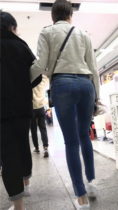 4K高清视频！修长美腿美屯紧牛美女[MP4/1.23G]