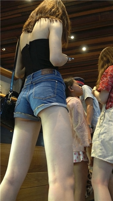 4K超清视频！超极品美腿小翘屯美眉第二季[MP4/780MB]