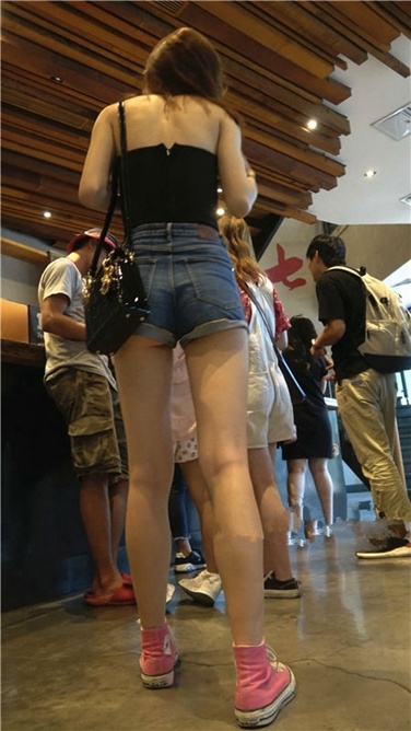 4K超清视频！超极品美腿小翘屯美眉第二季[MP4/780MB]