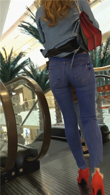 4K高清视频！极品风sao红高跟紧牛大美女第一季[MP4/1.3GB]