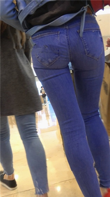 4K高清视频！极品风sao红高跟紧牛大美女第一季[MP4/1.3GB]