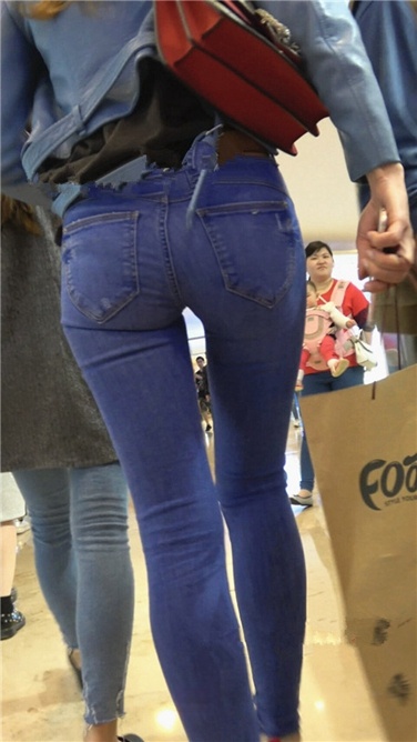 4K高清视频！极品风sao红高跟紧牛大美女第一季[MP4/1.3GB]